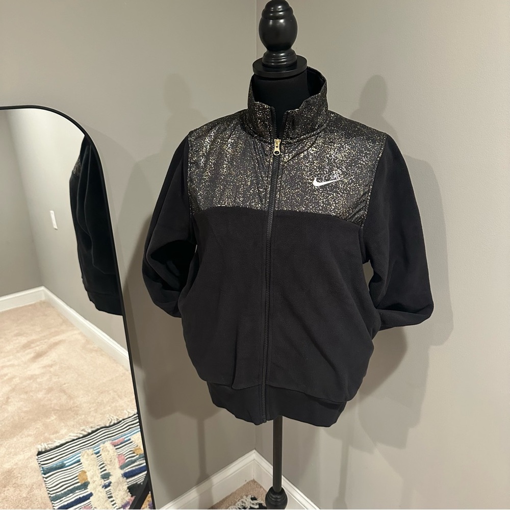NW/OT SZM: Nike Sportswear Stardust
Women's Plush Jacket - Women’s Medium